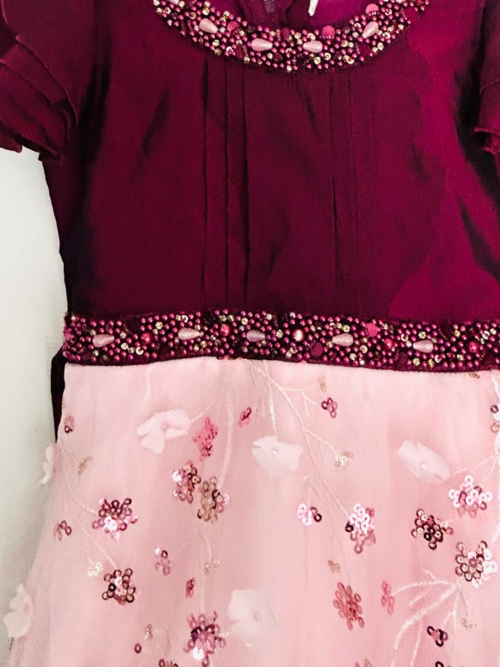 Gorgeous LittleGirl Gown embelished with beads and floral appliqués - Picture 3 of 11